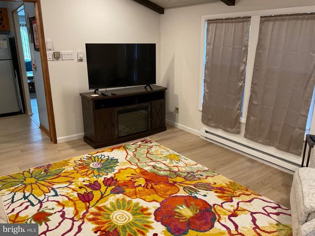 2181 TUSCARORA DR, Pocono Lake, PA 18347