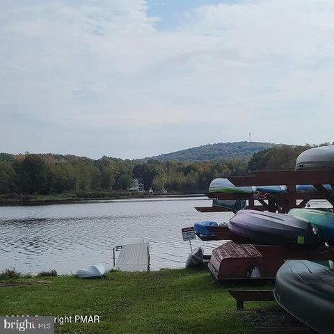 2181 TUSCARORA DR, Pocono Lake, PA 18347
