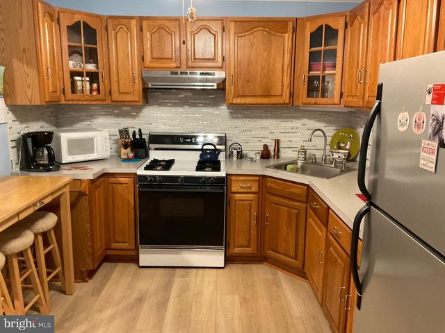 2181 TUSCARORA DR, Pocono Lake, PA 18347