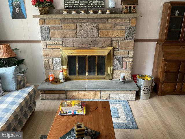 2181 TUSCARORA DR, Pocono Lake, PA 18347