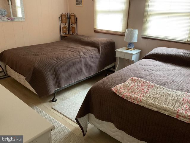 2181 TUSCARORA DR, Pocono Lake, PA 18347