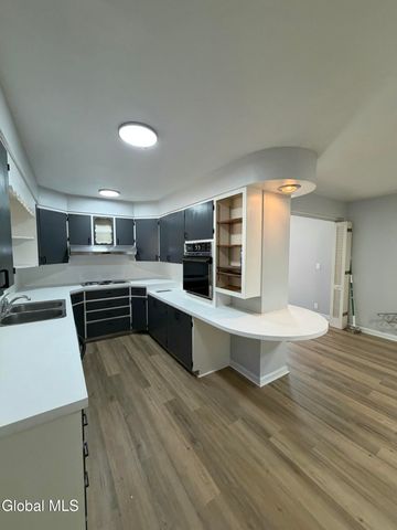 27 N McNab Avenue, Gloversville, NY 12078