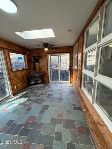 27 N McNab Avenue, Gloversville, NY 12078