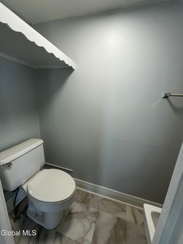 27 N McNab Avenue, Gloversville, NY 12078