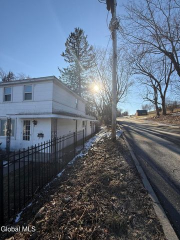 27 N McNab Avenue, Gloversville, NY 12078