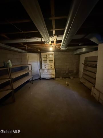 27 N McNab Avenue, Gloversville, NY 12078