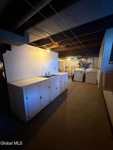 27 N McNab Avenue, Gloversville, NY 12078