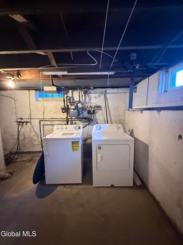 27 N McNab Avenue, Gloversville, NY 12078