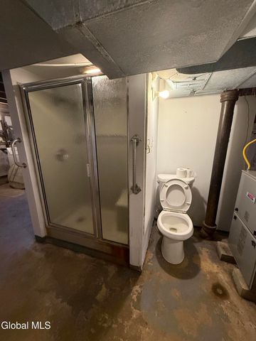 27 N McNab Avenue, Gloversville, NY 12078