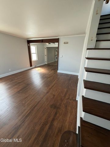 27 N McNab Avenue, Gloversville, NY 12078