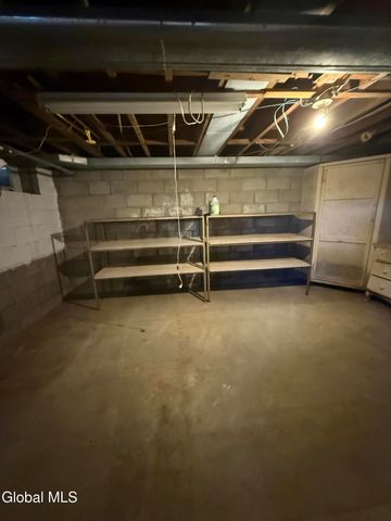 27 N McNab Avenue, Gloversville, NY 12078