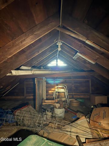 27 N McNab Avenue, Gloversville, NY 12078