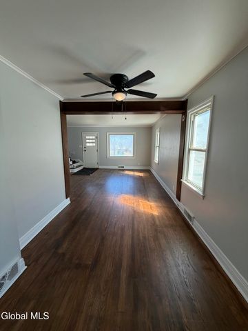 27 N McNab Avenue, Gloversville, NY 12078