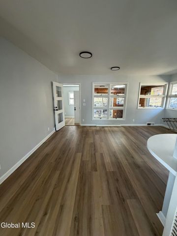 27 N McNab Avenue, Gloversville, NY 12078