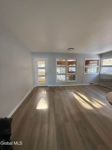 27 N McNab Avenue, Gloversville, NY 12078