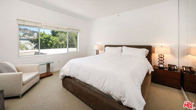 928 N Croft Avenue 301, Los Angeles, CA 90069