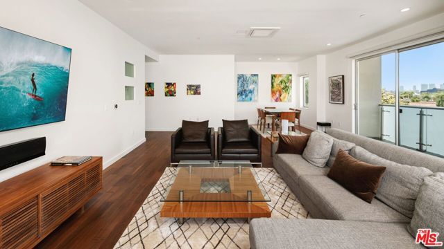 928 N Croft Avenue 301, Los Angeles, CA 90069