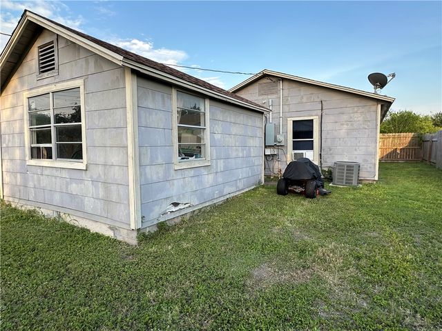 2695 Avenue I, Ingleside, TX 78362