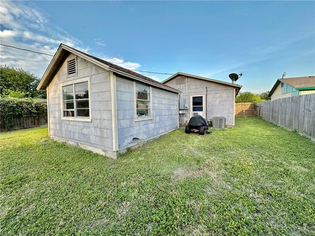 2695 Avenue I, Ingleside, TX 78362