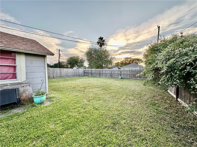 2695 Avenue I, Ingleside, TX 78362