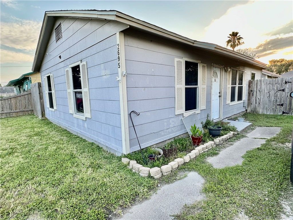2695 Avenue I, Ingleside, TX 78362