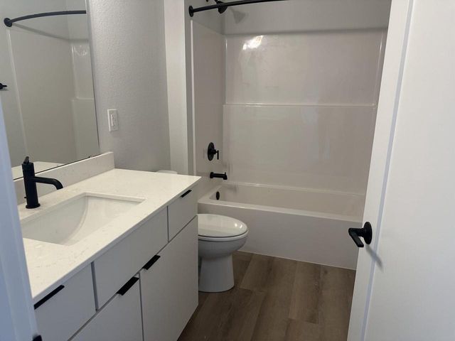110 Retzer View COURT, Waukesha, WI 53188