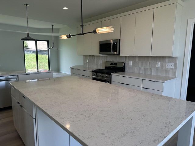 110 Retzer View COURT, Waukesha, WI 53188