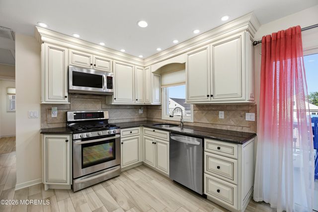 41 Pilot Road, Toms River, NJ 08753
