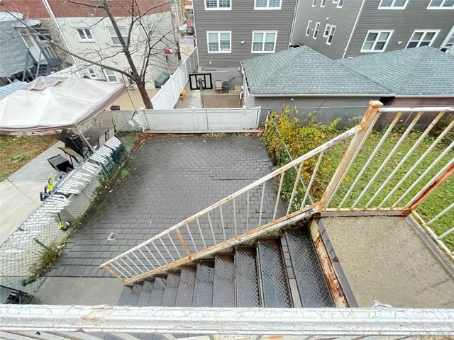 327 Quincy Avenue, Bronx, NY 10465