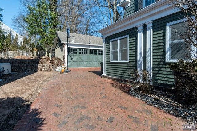 61 Wellington Avenue, Millburn, NJ 07078