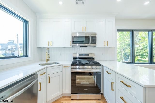 363 Park St, Hackensack City, NJ 07601