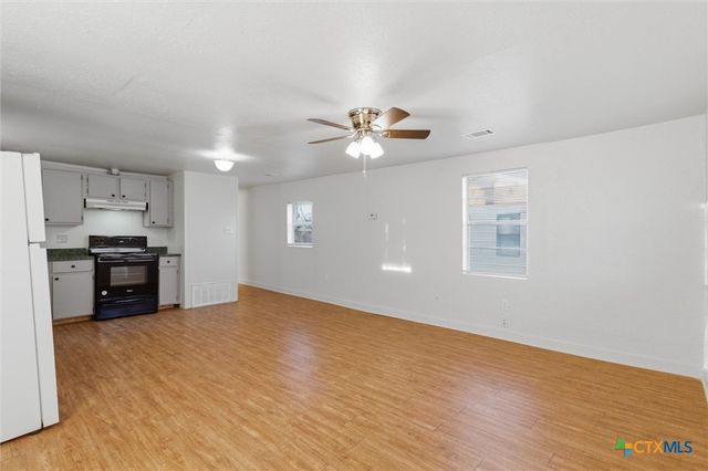 212 Salinas Road, San Marcos, TX 78666