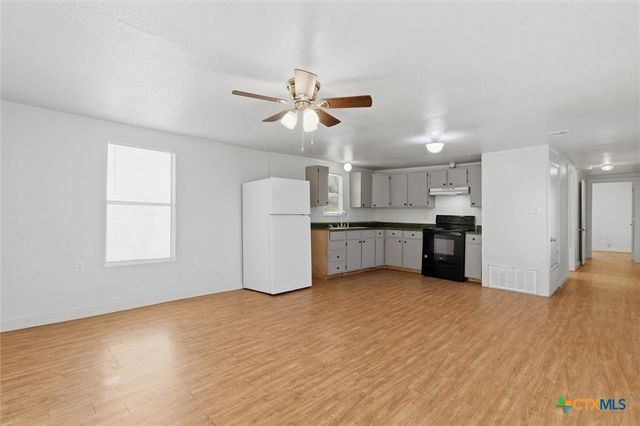 212 Salinas Road, San Marcos, TX 78666