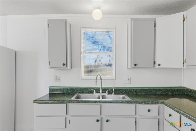 212 Salinas Road, San Marcos, TX 78666