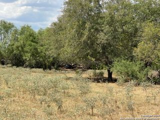 1039 County Road 232, Floresville, TX 78114