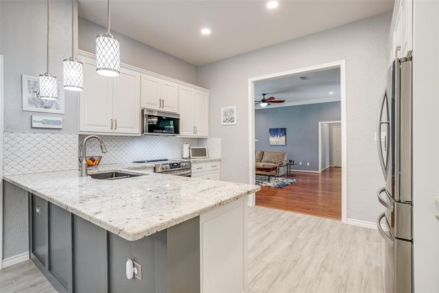 105 Shorewood Place, Joshua, TX 76058