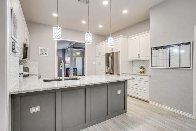 105 Shorewood Place, Joshua, TX 76058