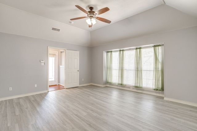 105 Shorewood Place, Joshua, TX 76058