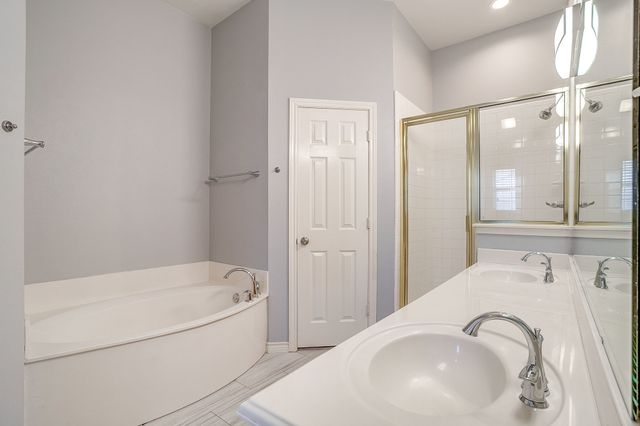 105 Shorewood Place, Joshua, TX 76058