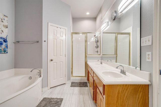 105 Shorewood Place, Joshua, TX 76058