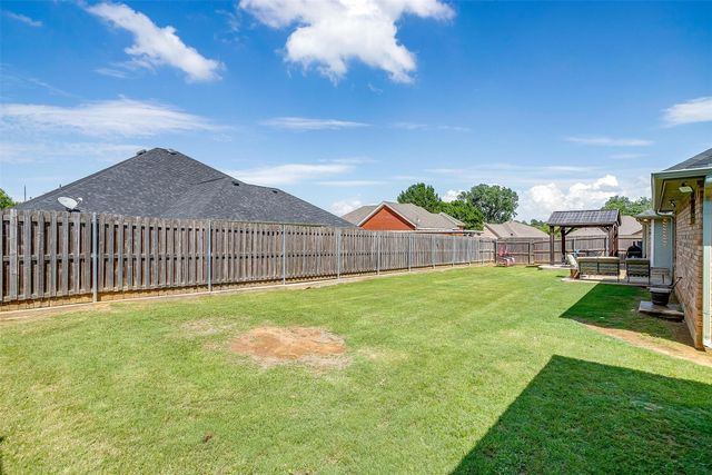 105 Shorewood Place, Joshua, TX 76058