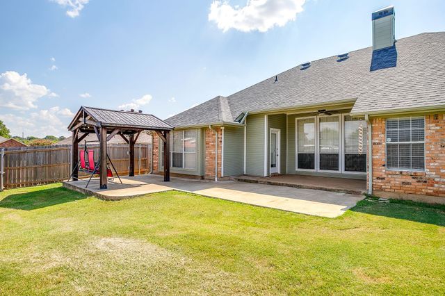 105 Shorewood Place, Joshua, TX 76058
