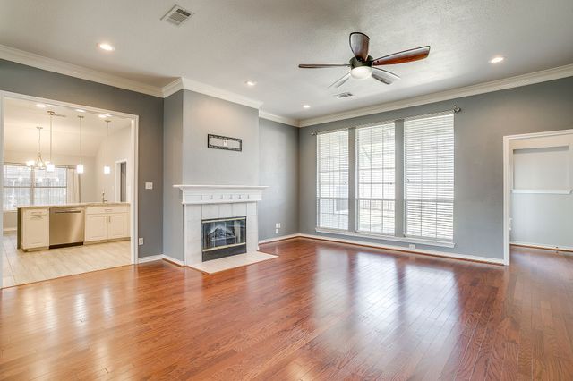 105 Shorewood Place, Joshua, TX 76058