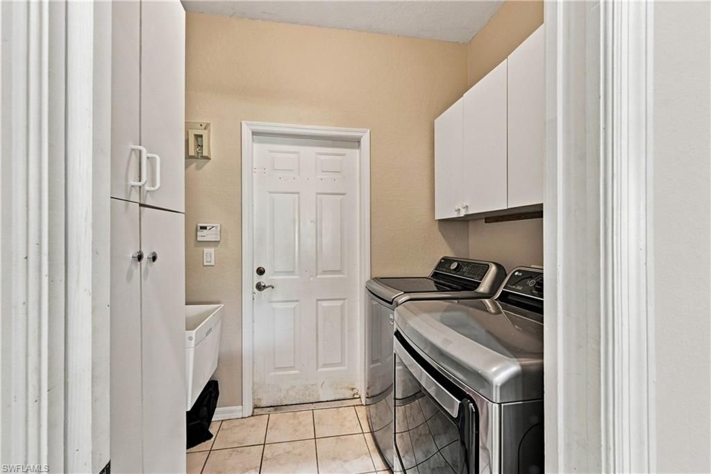 Image 15 of property listing at 153 SE 1st AVE, Cape Coral, FL 33990