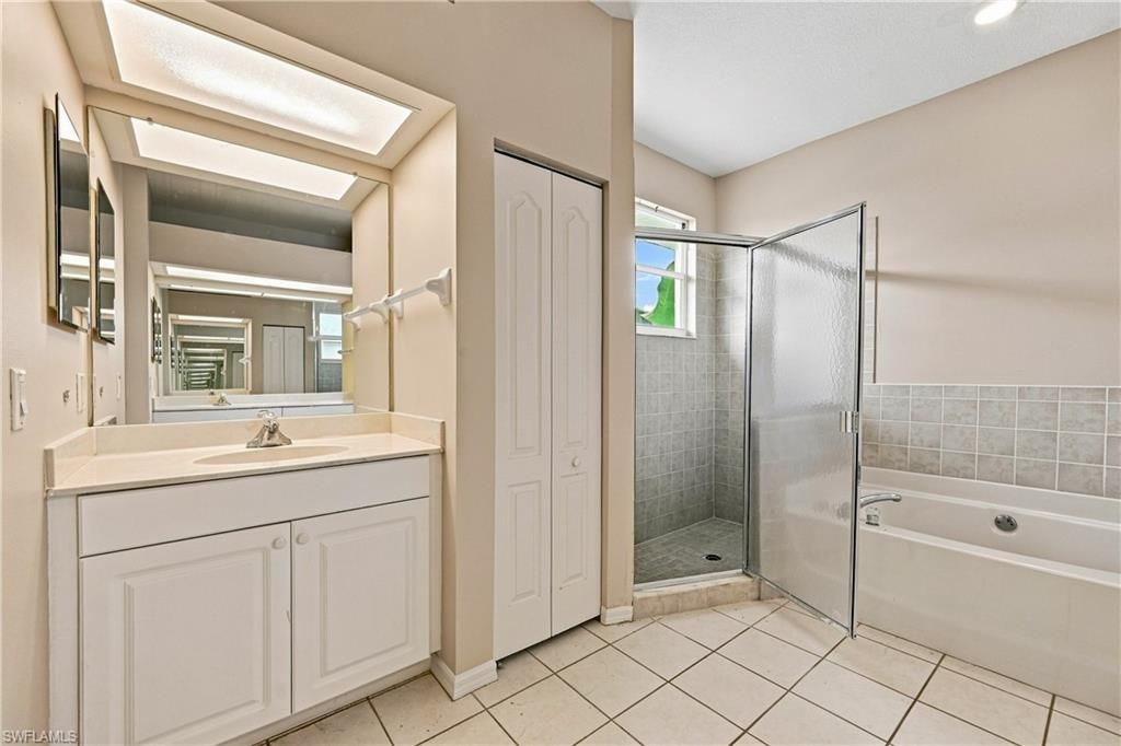 Image 20 of property listing at 153 SE 1st AVE, Cape Coral, FL 33990