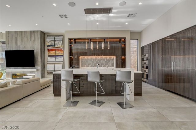 455 Tranquil Peak Court, Henderson, NV 89012