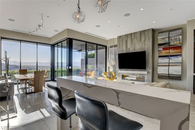 455 Tranquil Peak Court, Henderson, NV 89012