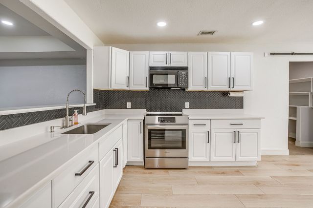 1604 Ann And Dossy Court, Crowley, TX 76036