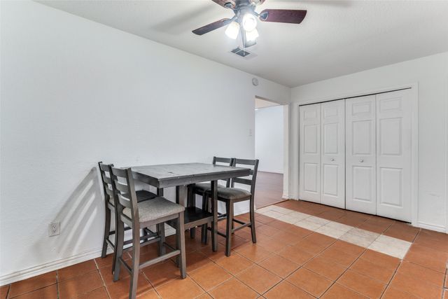 1402 S Carrier Parkway 110, Grand Prairie, TX 75051