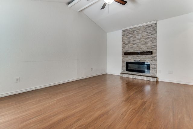 1402 S Carrier Parkway 110, Grand Prairie, TX 75051